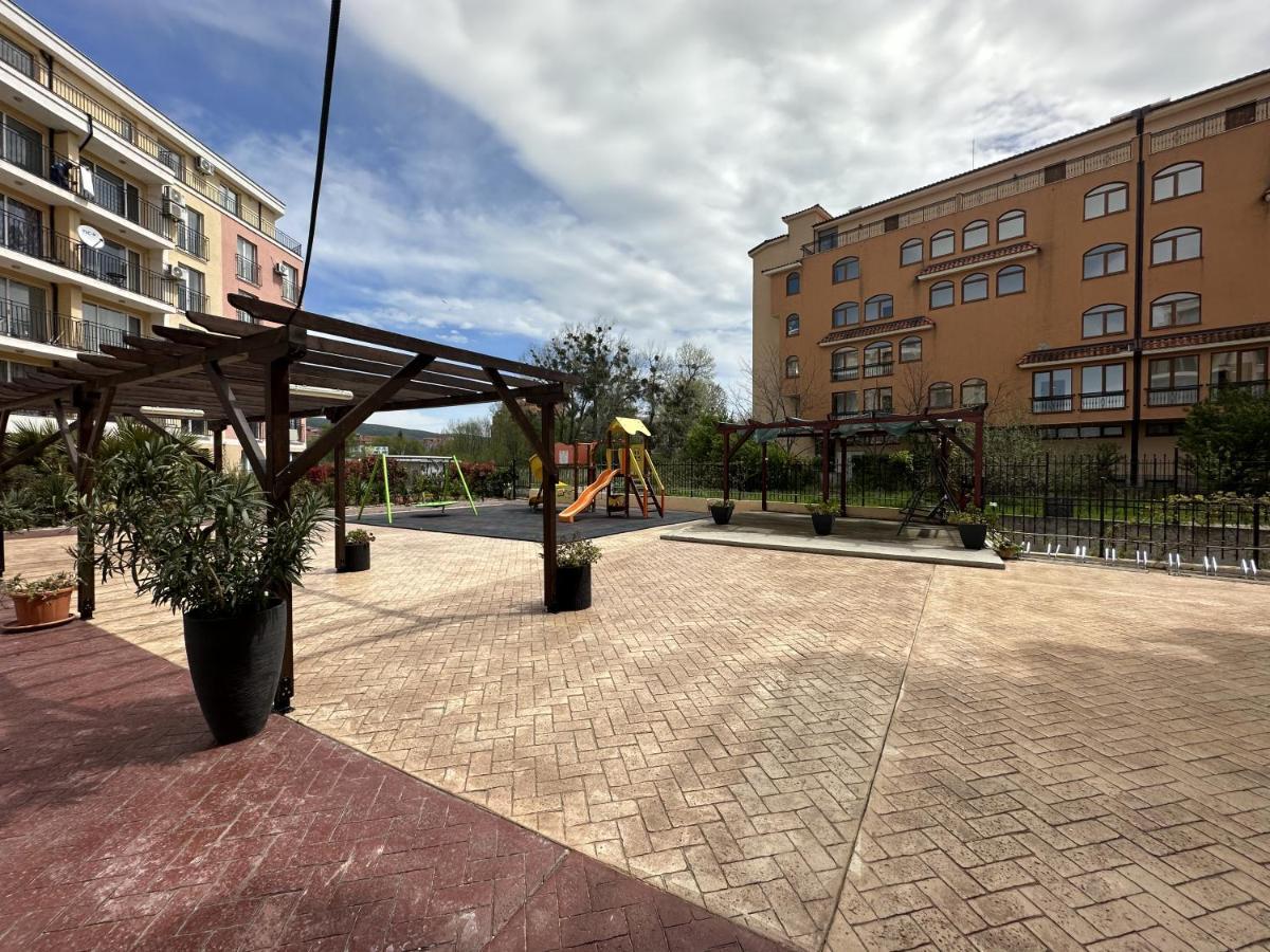 Cozy Apartment Sunny Beach Ngoại thất bức ảnh