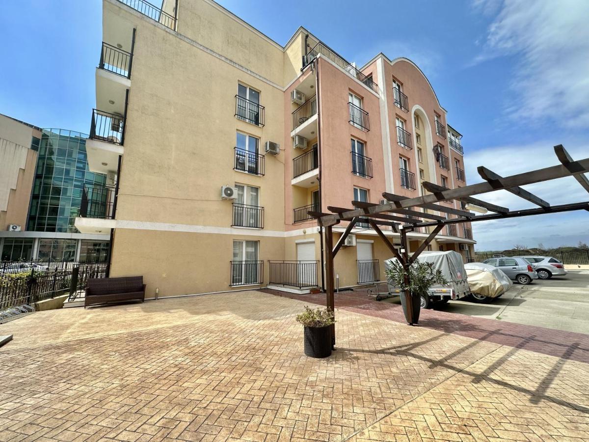 Cozy Apartment Sunny Beach Ngoại thất bức ảnh